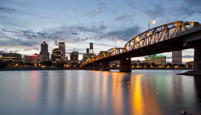 Portland-Hawthorne-Bridge_DP_680 Hawthorne Bridge in Portland Oregon